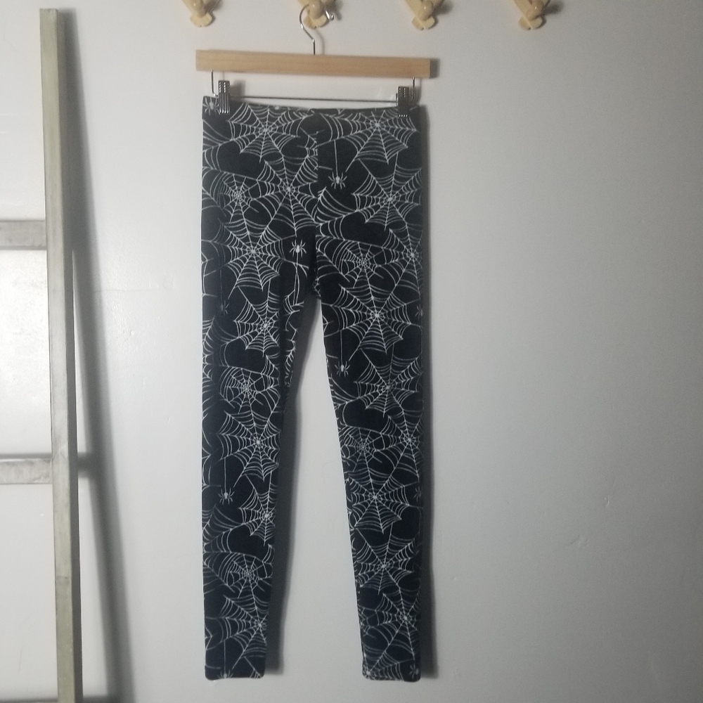 NO BOUNDARIES SOFT SPIDER WEB LEGGINGS SIZE MEDIUM